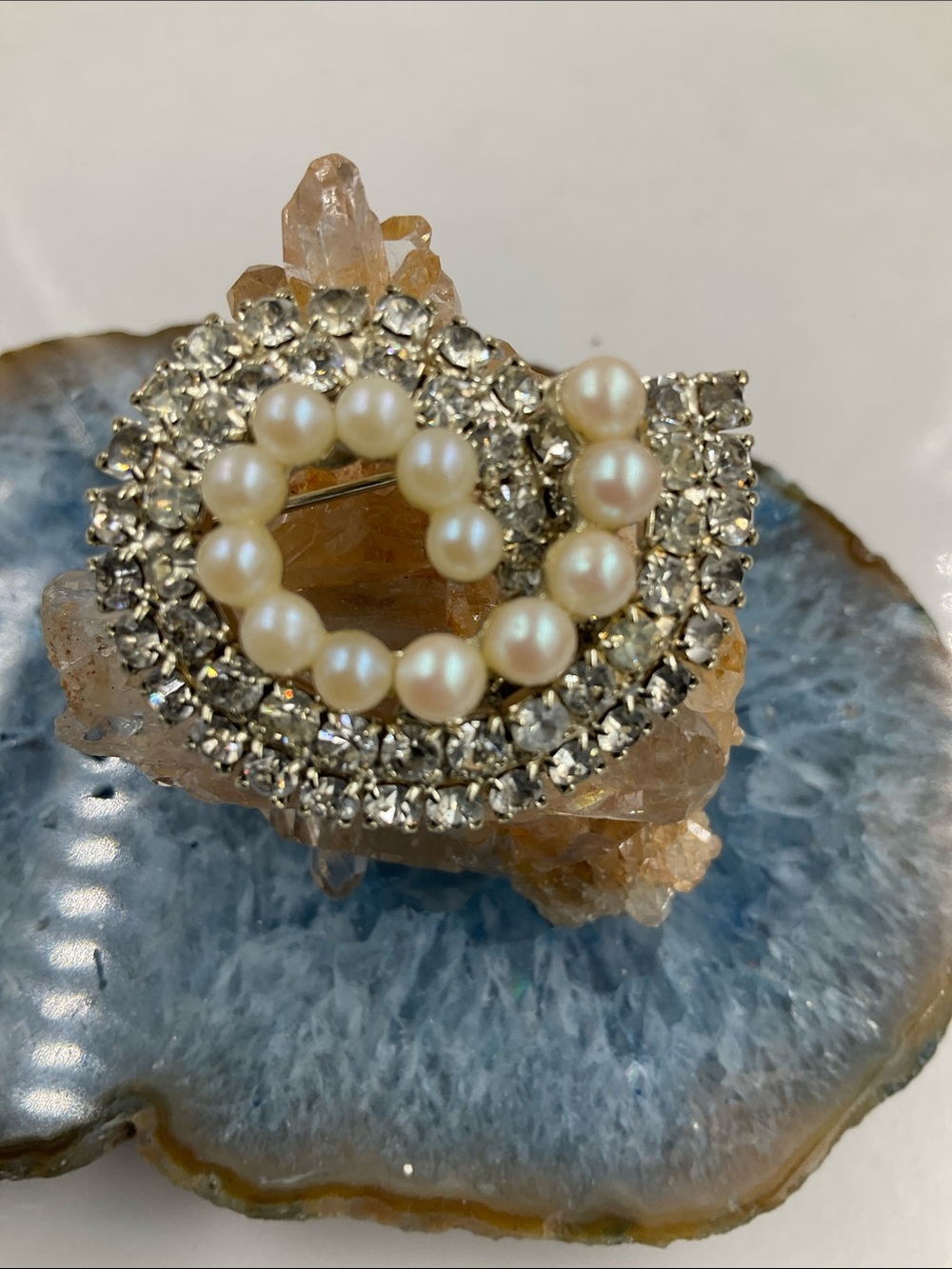Vintage Pearl & Sparkling Crystals Swirl Statement Brooch In White - Picture 4 of 7